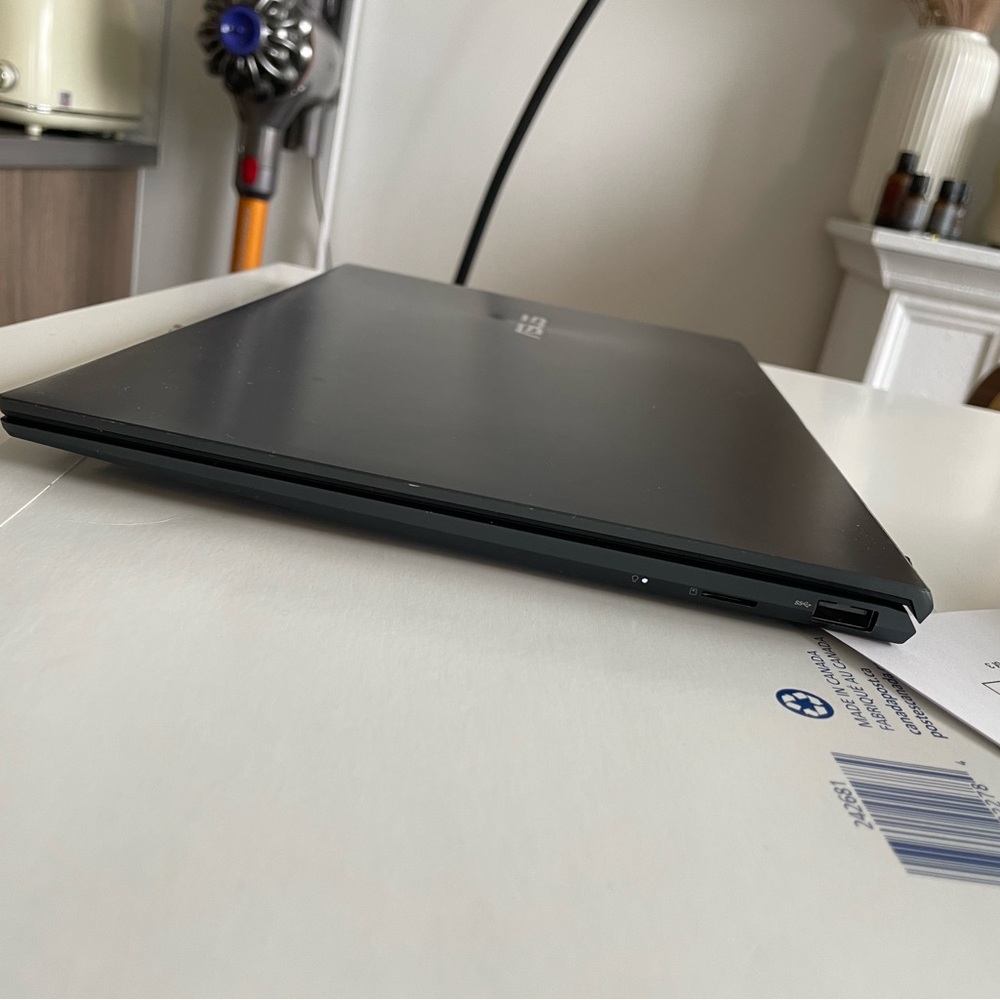 ASUS zenbook laptop